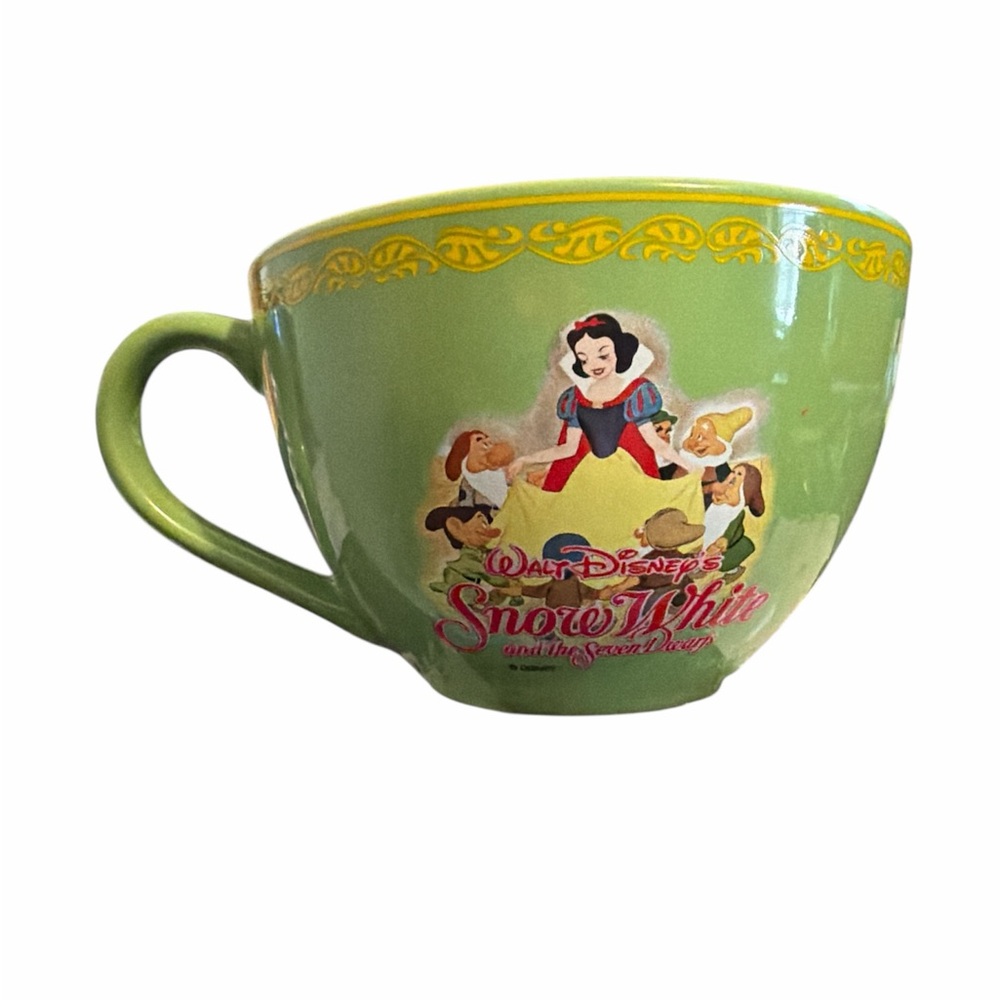 Disney Store Snow White Seven Dwarfs Green Oversized Ceramic Cup 16 oz